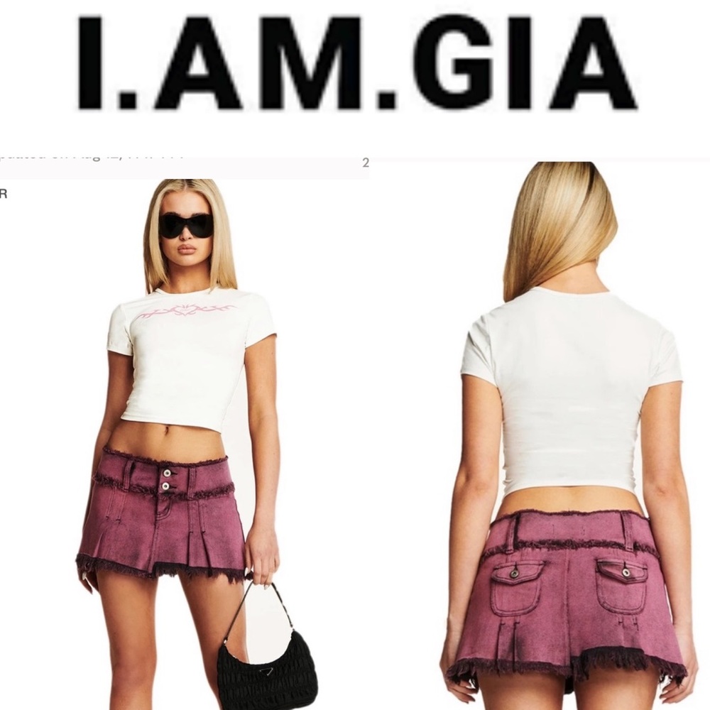 I Am Gia form fitting Logo Top💕